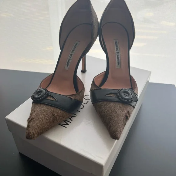 COPY-4 inch heels Manolo Blahnik’s size 40 1/2 fits about a 9 1/2 size 10 NO BOX - Picture 2 of 13